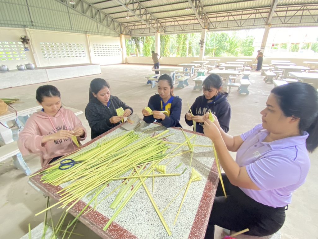 วิทยาลัยการโรงแรมและการท่องเที่ยว ร่วมสืบสานประเพณีลากเรือพระ ประจำปี 2569 ส่งเสริมจิตอาสาและอนุรักษ์วัฒนธรรมท้องถิ่น - มทร.ศรีวิชัย (RMUTSV)